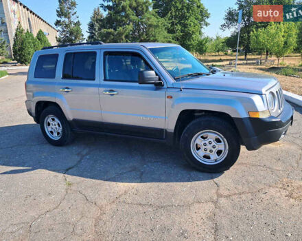 Серый Джип Патриот, объемом двигателя 2.36 л и пробегом 195 тыс. км за 10300 $, фото 14 на Automoto.ua