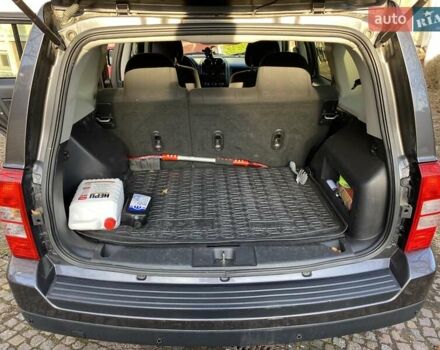 Сірий Джип Patriot, об'ємом двигуна 2.36 л та пробігом 220 тис. км за 11000 $, фото 4 на Automoto.ua