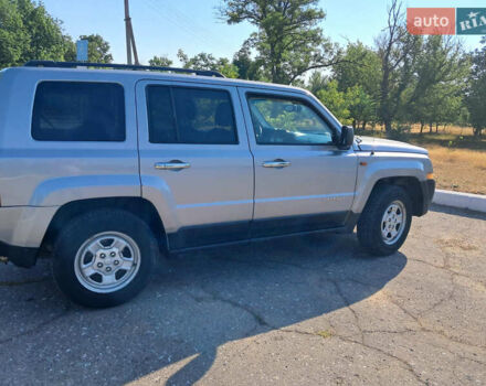 Серый Джип Патриот, объемом двигателя 2.36 л и пробегом 195 тыс. км за 10300 $, фото 1 на Automoto.ua