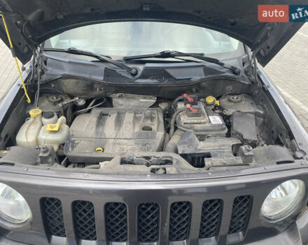 Сірий Джип Patriot, об'ємом двигуна 2.36 л та пробігом 197 тис. км за 11500 $, фото 9 на Automoto.ua