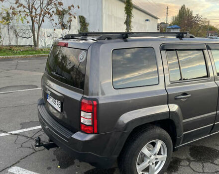 Серый Джип Патриот, объемом двигателя 2.36 л и пробегом 175 тыс. км за 11000 $, фото 6 на Automoto.ua