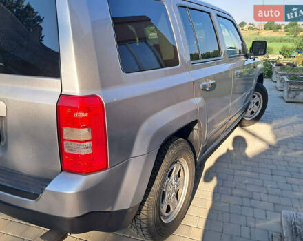 Серый Джип Патриот, объемом двигателя 2.36 л и пробегом 195 тыс. км за 10300 $, фото 5 на Automoto.ua