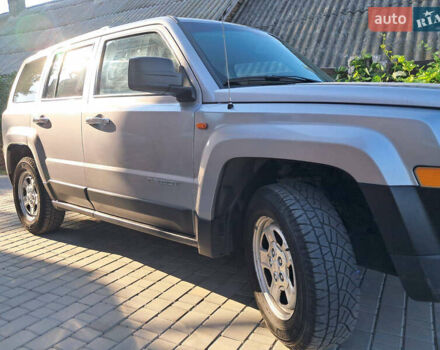 Серый Джип Патриот, объемом двигателя 2.36 л и пробегом 195 тыс. км за 10300 $, фото 6 на Automoto.ua