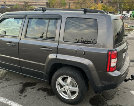 Серый Джип Патриот, объемом двигателя 2.36 л и пробегом 175 тыс. км за 11000 $, фото 7 на Automoto.ua