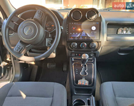 Серый Джип Патриот, объемом двигателя 2.36 л и пробегом 195 тыс. км за 10300 $, фото 9 на Automoto.ua