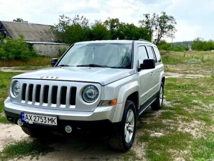 Сірий Джип Patriot, об'ємом двигуна 2.4 л та пробігом 380 тис. км за 7900 $, фото 1 на Automoto.ua