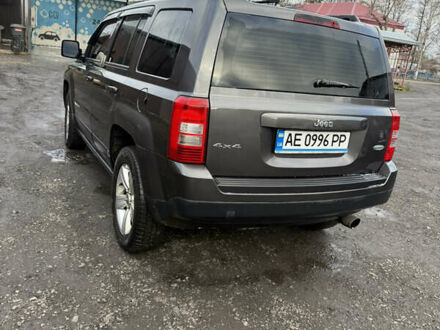 Серый Джип Патриот, объемом двигателя 2.36 л и пробегом 240 тыс. км за 10500 $, фото 1 на Automoto.ua