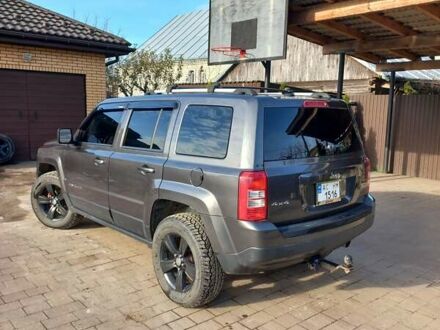 Серый Джип Патриот, объемом двигателя 2.36 л и пробегом 160 тыс. км за 11500 $, фото 1 на Automoto.ua