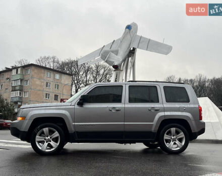 Серый Джип Патриот, объемом двигателя 2 л и пробегом 200 тыс. км за 9999 $, фото 1 на Automoto.ua