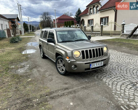 Зеленый Джип Патриот, объемом двигателя 2 л и пробегом 280 тыс. км за 4700 $, фото 1 на Automoto.ua
