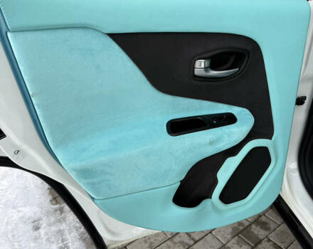 Білий Джип Ренегат, об'ємом двигуна 2.36 л та пробігом 134 тис. км за 15500 $, фото 25 на Automoto.ua