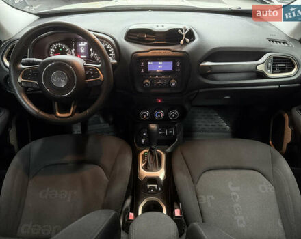 Джип Ренегат 2016 в Одессе на Automoto.ua Белый Джип Ренегат, объемом двигателя 2.36 л и пробегом 100 тыс. км за 13000 $, фото 24 на Automoto.ua