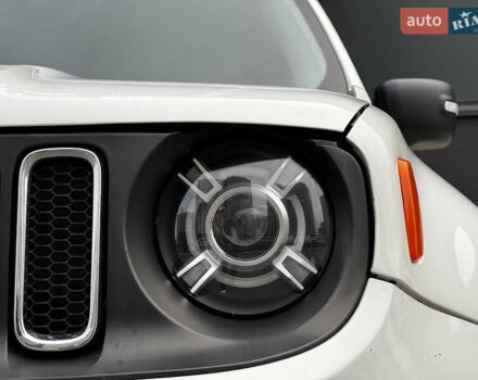 Белый Джип Ренегат, объемом двигателя 2.4 л и пробегом 158 тыс. км за 10999 $, фото 10 на Automoto.ua