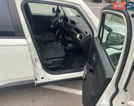 Білий Джип Ренегат, об'ємом двигуна 2.36 л та пробігом 128 тис. км за 12000 $, фото 11 на Automoto.ua