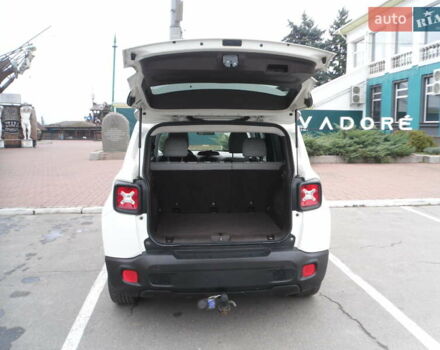 Белый Джип Ренегат, объемом двигателя 2.4 л и пробегом 157 тыс. км за 11700 $, фото 5 на Automoto.ua