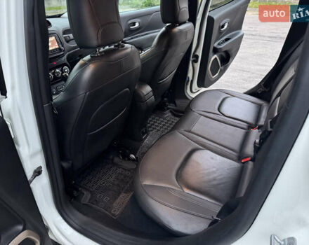 Белый Джип Ренегат, объемом двигателя 2.4 л и пробегом 128 тыс. км за 12999 $, фото 24 на Automoto.ua