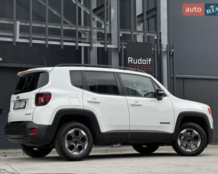 Белый Джип Ренегат, объемом двигателя 2.4 л и пробегом 158 тыс. км за 10999 $, фото 1 на Automoto.ua