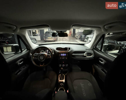 Джип Ренегат 2016 в Одессе на Automoto.ua Белый Джип Ренегат, объемом двигателя 2.36 л и пробегом 100 тыс. км за 13000 $, фото 29 на Automoto.ua