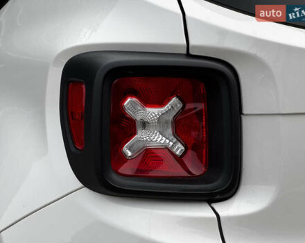 Белый Джип Ренегат, объемом двигателя 2.4 л и пробегом 158 тыс. км за 10999 $, фото 13 на Automoto.ua