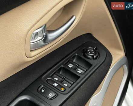 Белый Джип Ренегат, объемом двигателя 2.4 л и пробегом 158 тыс. км за 10999 $, фото 20 на Automoto.ua