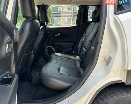 Белый Джип Ренегат, объемом двигателя 2.4 л и пробегом 125 тыс. км за 12900 $, фото 6 на Automoto.ua