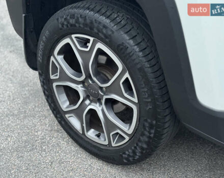 Белый Джип Ренегат, объемом двигателя 2.4 л и пробегом 128 тыс. км за 12999 $, фото 14 на Automoto.ua