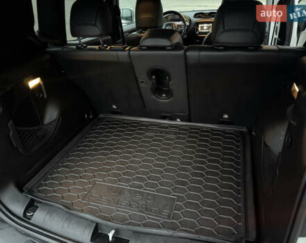 Белый Джип Ренегат, объемом двигателя 2.4 л и пробегом 128 тыс. км за 12999 $, фото 23 на Automoto.ua