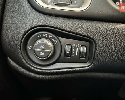 Білий Джип Ренегат, об'ємом двигуна 2 л та пробігом 99 тис. км за 16600 $, фото 11 на Automoto.ua