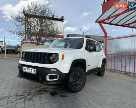 Джип Ренегат 2016 в Ивано-Франковске на Automoto.ua Белый Джип Ренегат, объемом двигателя 2.36 л и пробегом 177 тыс. км за 14500 $, фото 6 на Automoto.ua