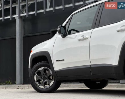 Белый Джип Ренегат, объемом двигателя 2.4 л и пробегом 158 тыс. км за 10999 $, фото 7 на Automoto.ua