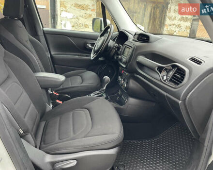 Білий Джип Ренегат, об'ємом двигуна 2.4 л та пробігом 233 тис. км за 11700 $, фото 34 на Automoto.ua