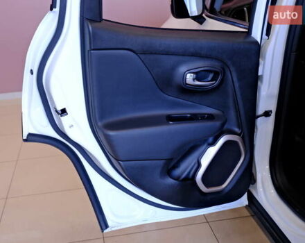 Білий Джип Ренегат, об'ємом двигуна 2.4 л та пробігом 131 тис. км за 13900 $, фото 45 на Automoto.ua