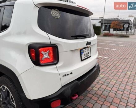 Белый Джип Ренегат, объемом двигателя 2.36 л и пробегом 107 тыс. км за 16500 $, фото 7 на Automoto.ua