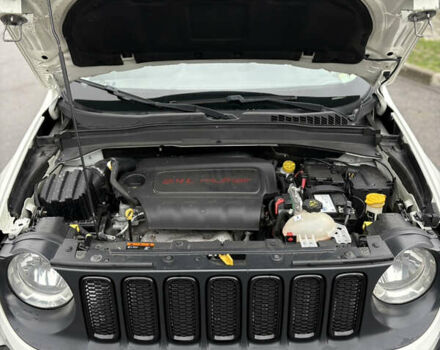 Білий Джип Ренегат, об'ємом двигуна 2.4 л та пробігом 230 тис. км за 12300 $, фото 29 на Automoto.ua