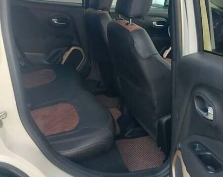 Белый Джип Ренегат, объемом двигателя 2.36 л и пробегом 147 тыс. км за 14000 $, фото 7 на Automoto.ua