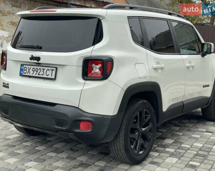 Білий Джип Ренегат, об'ємом двигуна 2.4 л та пробігом 233 тис. км за 11700 $, фото 5 на Automoto.ua