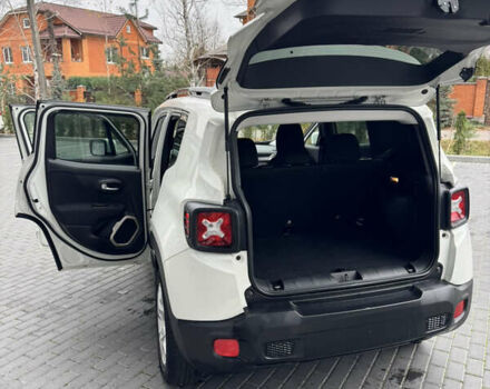 Белый Джип Ренегат, объемом двигателя 2.36 л и пробегом 112 тыс. км за 13500 $, фото 3 на Automoto.ua