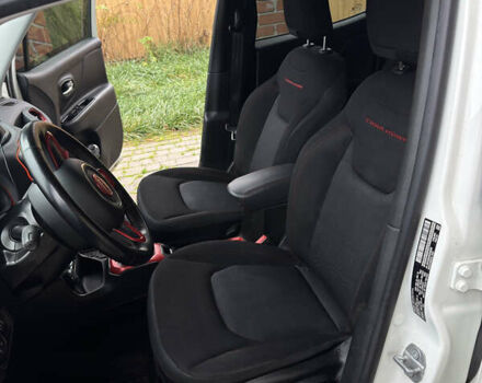 Белый Джип Ренегат, объемом двигателя 2.36 л и пробегом 107 тыс. км за 16500 $, фото 12 на Automoto.ua