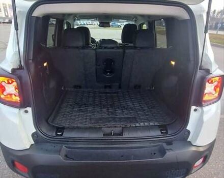 Белый Джип Ренегат, объемом двигателя 2.36 л и пробегом 147 тыс. км за 14000 $, фото 6 на Automoto.ua