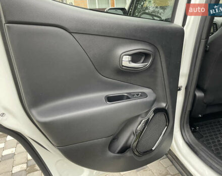 Білий Джип Ренегат, об'ємом двигуна 2.4 л та пробігом 233 тис. км за 11700 $, фото 52 на Automoto.ua