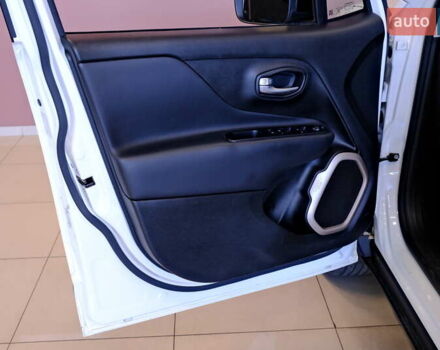 Білий Джип Ренегат, об'ємом двигуна 2.4 л та пробігом 131 тис. км за 13900 $, фото 41 на Automoto.ua