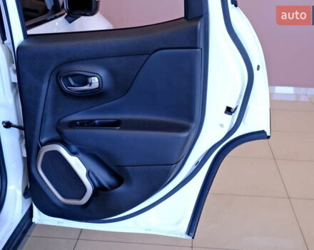 Білий Джип Ренегат, об'ємом двигуна 2.4 л та пробігом 131 тис. км за 13900 $, фото 49 на Automoto.ua