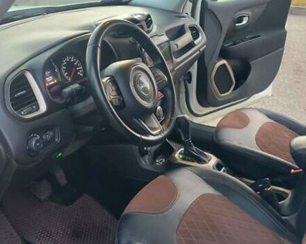 Белый Джип Ренегат, объемом двигателя 2.36 л и пробегом 147 тыс. км за 14000 $, фото 10 на Automoto.ua