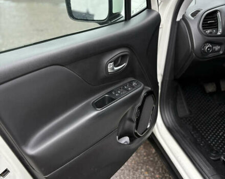 Білий Джип Ренегат, об'ємом двигуна 2.4 л та пробігом 230 тис. км за 12300 $, фото 22 на Automoto.ua