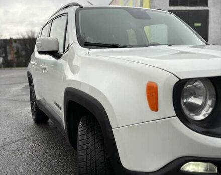 Білий Джип Ренегат, об'ємом двигуна 2.4 л та пробігом 230 тис. км за 12300 $, фото 6 на Automoto.ua