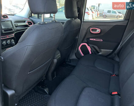 Белый Джип Ренегат, объемом двигателя 2.4 л и пробегом 163 тыс. км за 13800 $, фото 10 на Automoto.ua