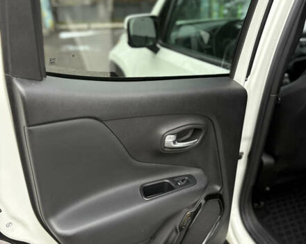 Білий Джип Ренегат, об'ємом двигуна 2.4 л та пробігом 230 тис. км за 12300 $, фото 18 на Automoto.ua