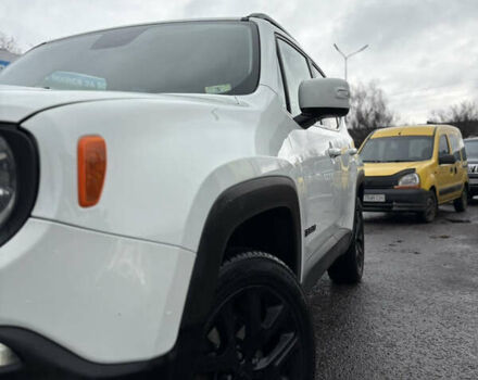 Білий Джип Ренегат, об'ємом двигуна 2.4 л та пробігом 230 тис. км за 12300 $, фото 2 на Automoto.ua