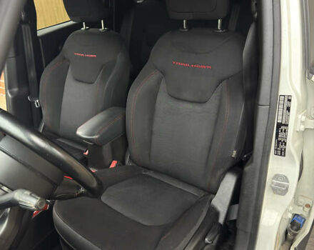 Белый Джип Ренегат, объемом двигателя 2.36 л и пробегом 107 тыс. км за 16500 $, фото 10 на Automoto.ua