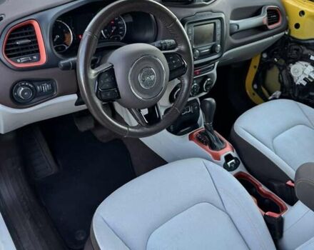 Белый Джип Ренегат, объемом двигателя 2.36 л и пробегом 155 тыс. км за 11500 $, фото 1 на Automoto.ua